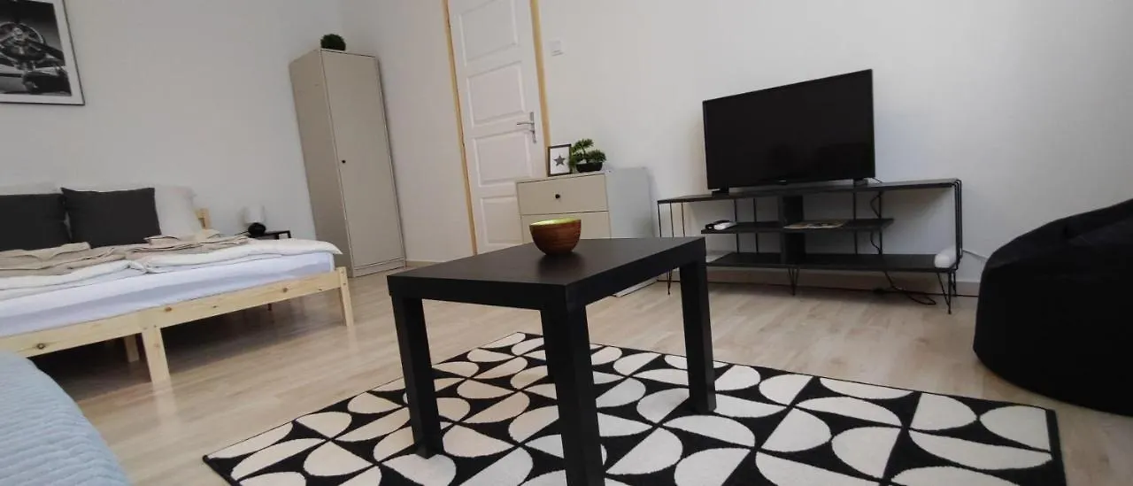 Blue Moon Apartman Eger
